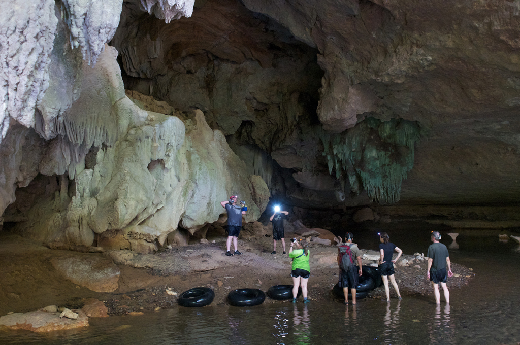 cave-tubing2.jpg