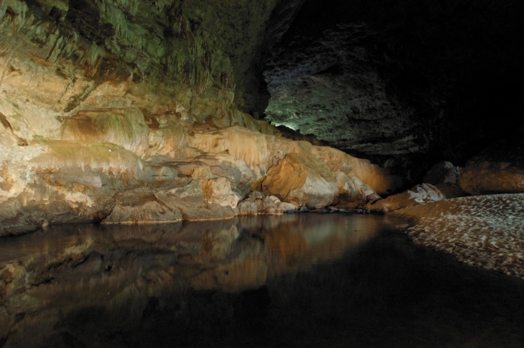 mountain-pine-ridge-rio-frio-caves.jpg